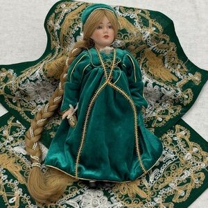 Vintage Elegant Rapunzel Doll with Braided Hair, velvet dress w/gold trim (mlb)